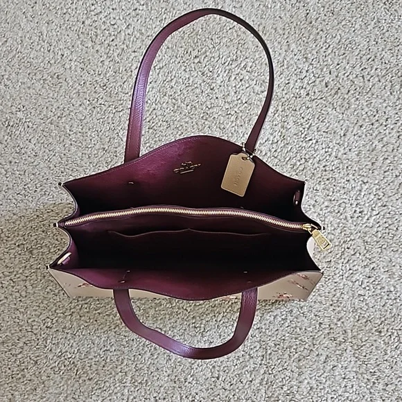 NWOT Coach Charlie Carryall in pebbled leather - Picture 2 of 5